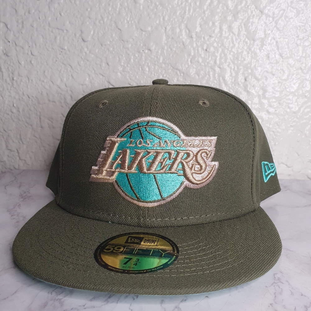 Men's New Era 59Fifty LA Lakers Fitted Hat olive and mint colored 7 3/4